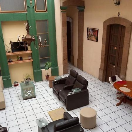 Hostal Guadalajara Ngoại thất bức ảnh